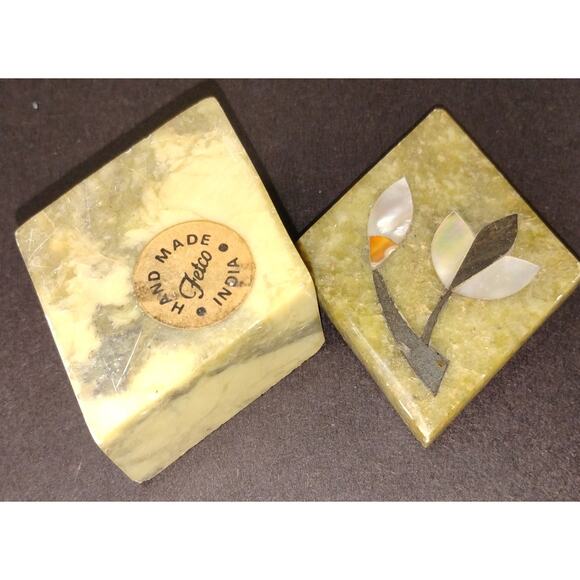 Vintage Fetco India Stone Trinket Box with Mother of Pearl Inlay Floral Lid - Picture 2 of 3